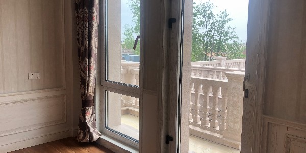 鋁包木窗多少錢-不能只看價(jià)格不看質(zhì)量