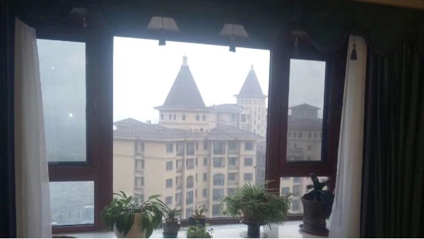 金堂木為尚陽(yáng)城用戶提供鋁包木門(mén)窗