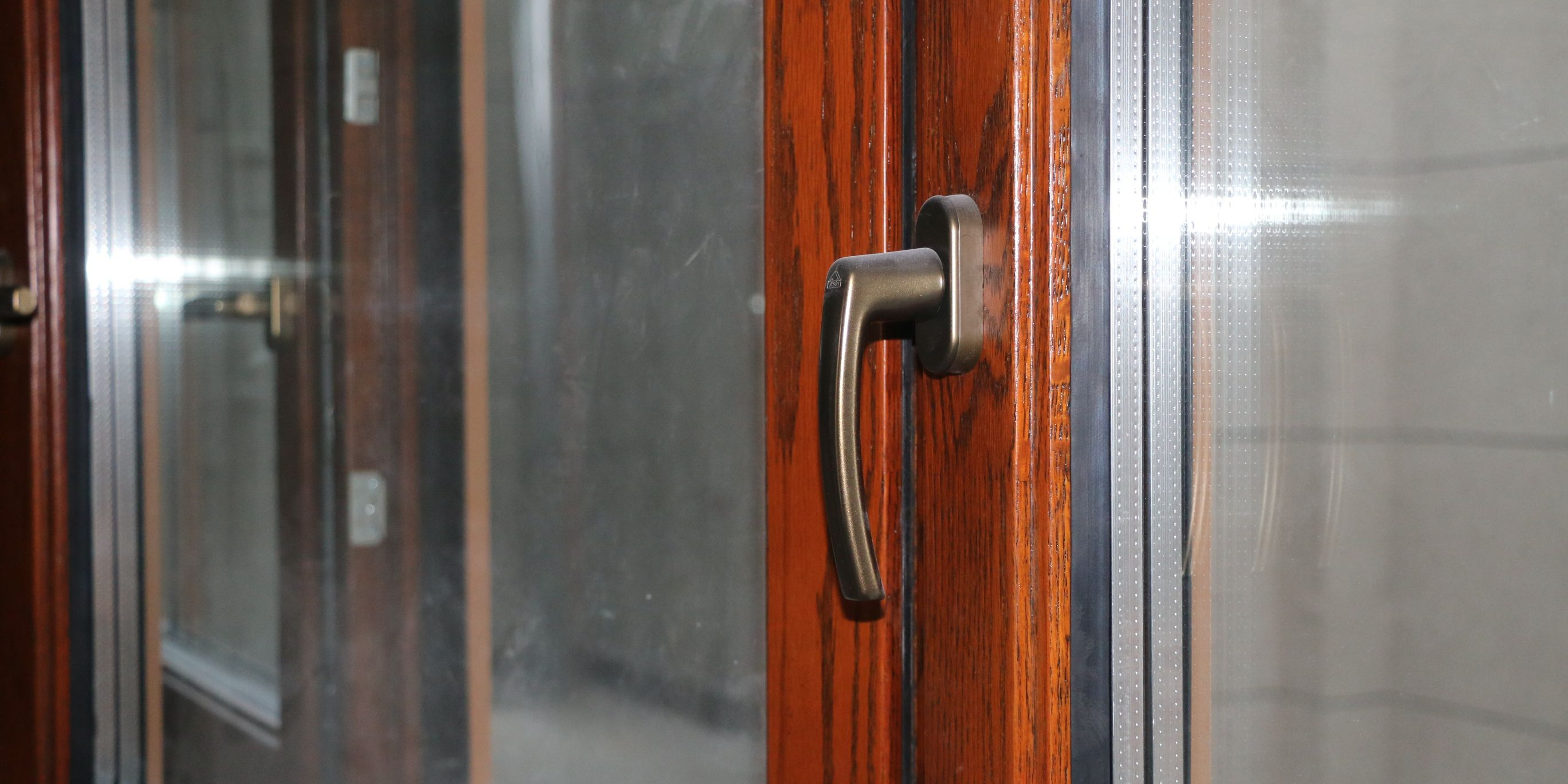 影響鋁包木門(mén)窗價(jià)格的因素有哪些？知情人士為您解答！