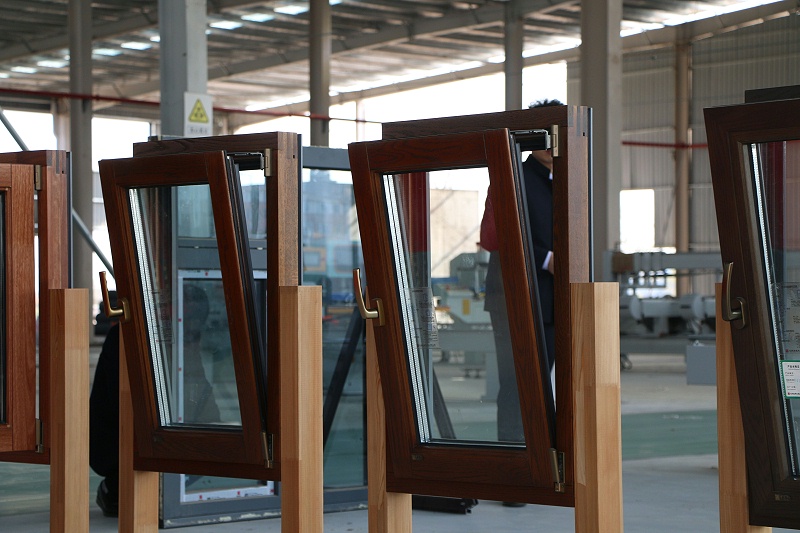 鋁包木門窗樣窗展示