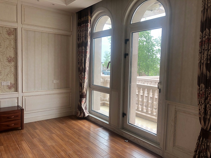 鋁包木門窗內(nèi)景展示