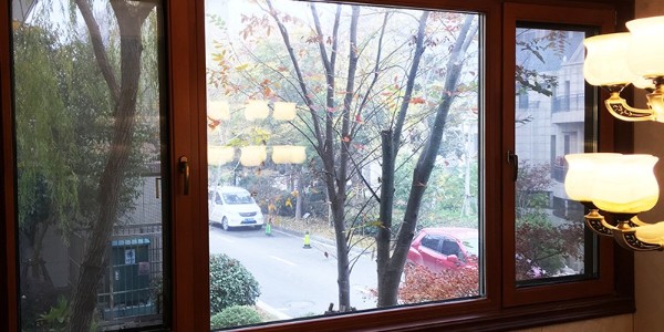 在網絡上挑選鋁包木門窗廠家靠譜嗎