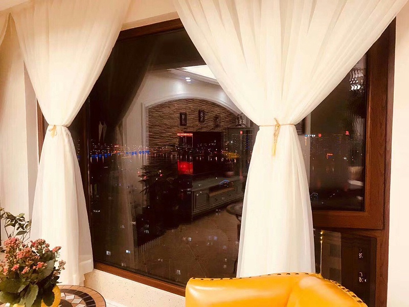 節(jié)能鋁包木門窗實(shí)拍