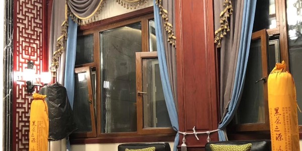 臺風季即將到來，定制鋁包木門窗給你安心的感覺